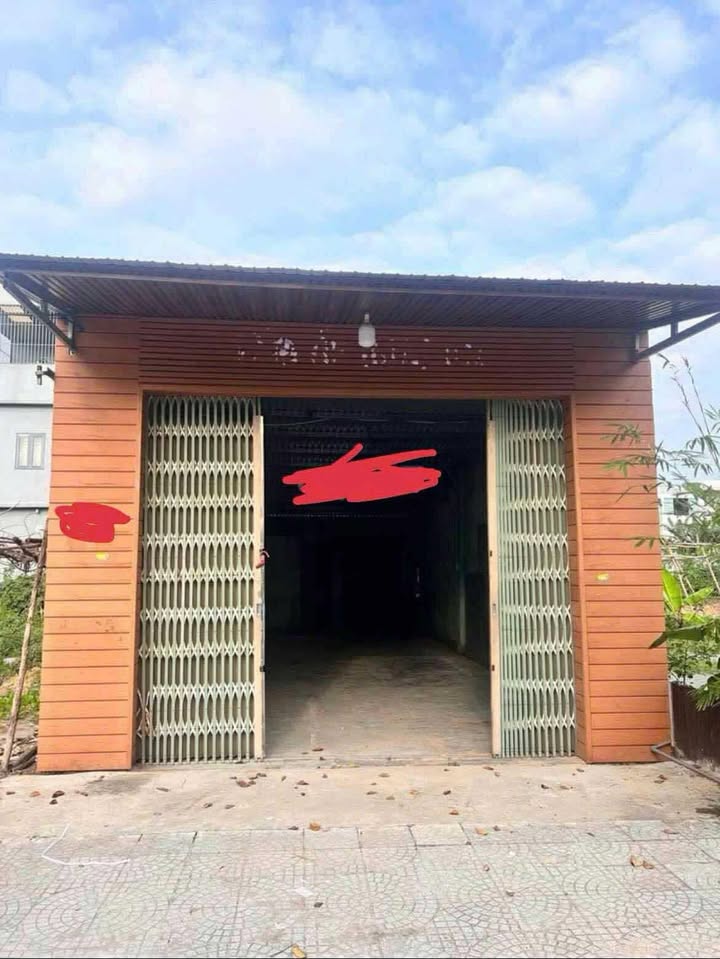 Kho cho thuê Bùi Trang Chước, Cẩm Lệ 100m² giá chỉ 5.5 triệu - Mặt tiền trống suốt!