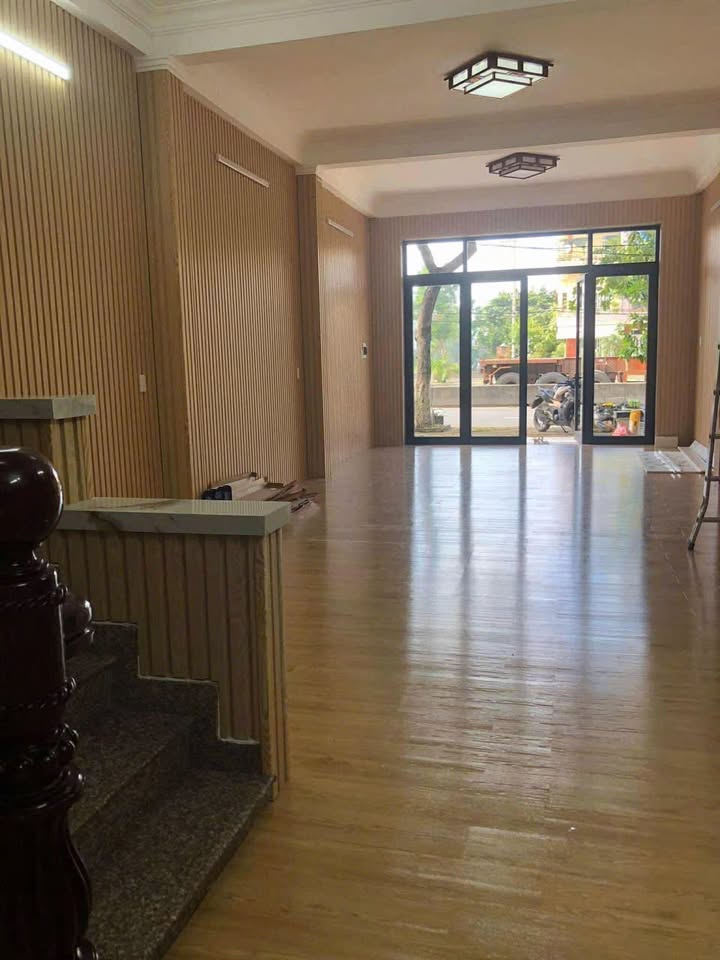 Nhà cho thuê mặt tiền Ngô Quyền, Sơn Trà 300m² - Phù hợp làm văn phòng!