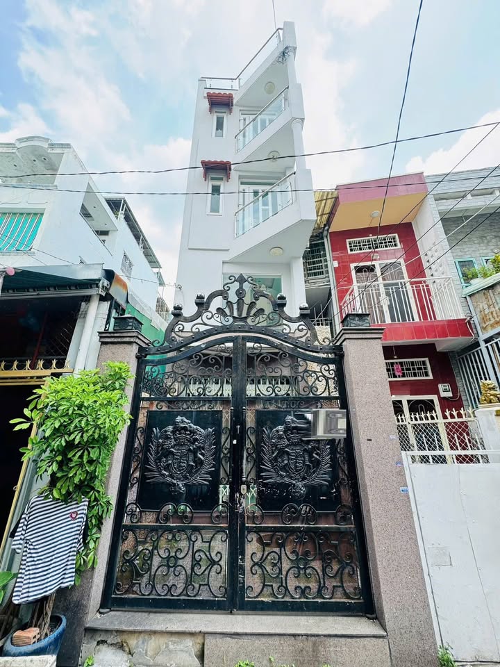 Nhà mặt phố Cách Mạng Tháng Tám, Q10, 39m² - Sổ hồng chính chủ, cho thuê 45 triệu!