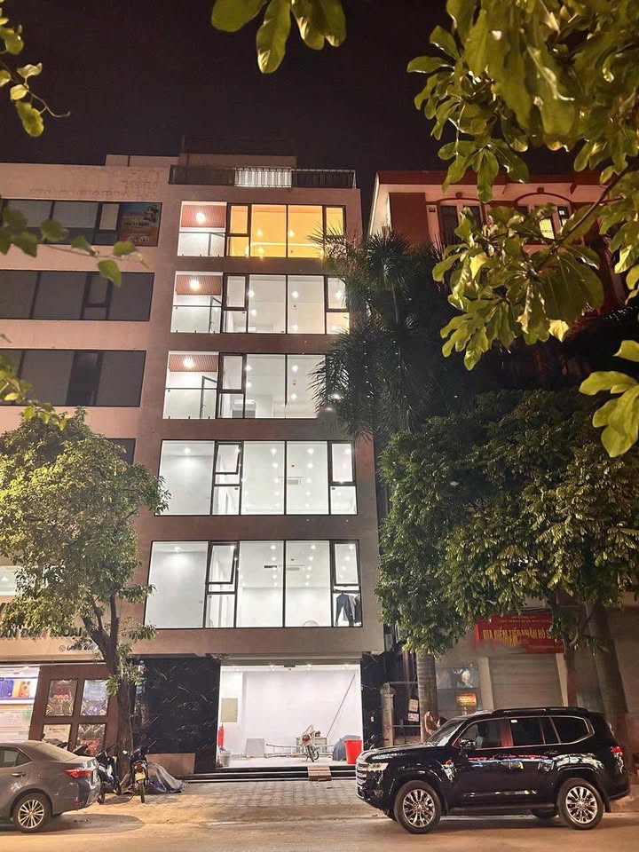 Nhà mặt phố Trần Quốc Hoàn, Cầu Giấy 60m² giá 75 triệu - Phù hợp văn phòng và trung tâm ngoại ngữ!