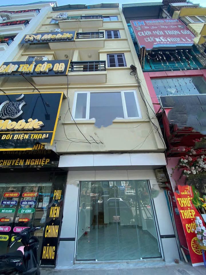 Cho thuê nhà mặt đường Tây Sơn, Đống Đa 23m² giá 35 triệu - Phù hợp cho kinh doanh