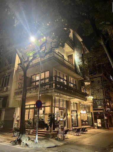 Cho thuê FrontHouse tại Hoàng Ngọc Phách, Đống Đa - Diện tích 70m², mặt tiền 5.2m - Kinh doanh thuận lợi!