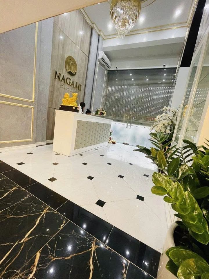 Cho thuê tòa nhà 7 tầng mặt phố Tây Sơn, Đống Đa - Thiết kế thông sàn, giá tốt!