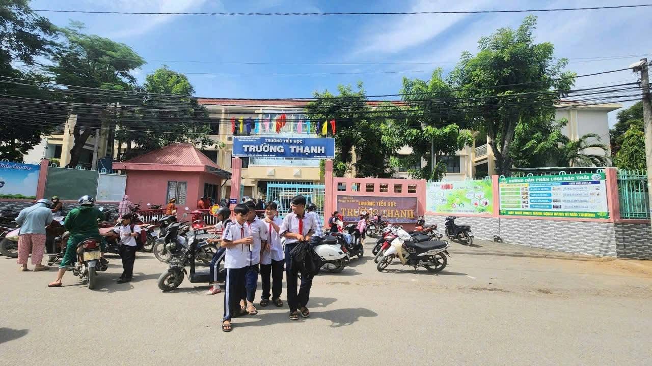 Đất nền 140m² đường Lò Lu, Thủ Đức - Sổ đỏ chính chủ, giá chỉ 4.8 tỷ!