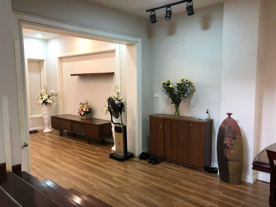 Nhà cho thuê phố Lý Nam Đế 50m² giá 26 triệu - Full nội thất, ô tô đỗ cửa!