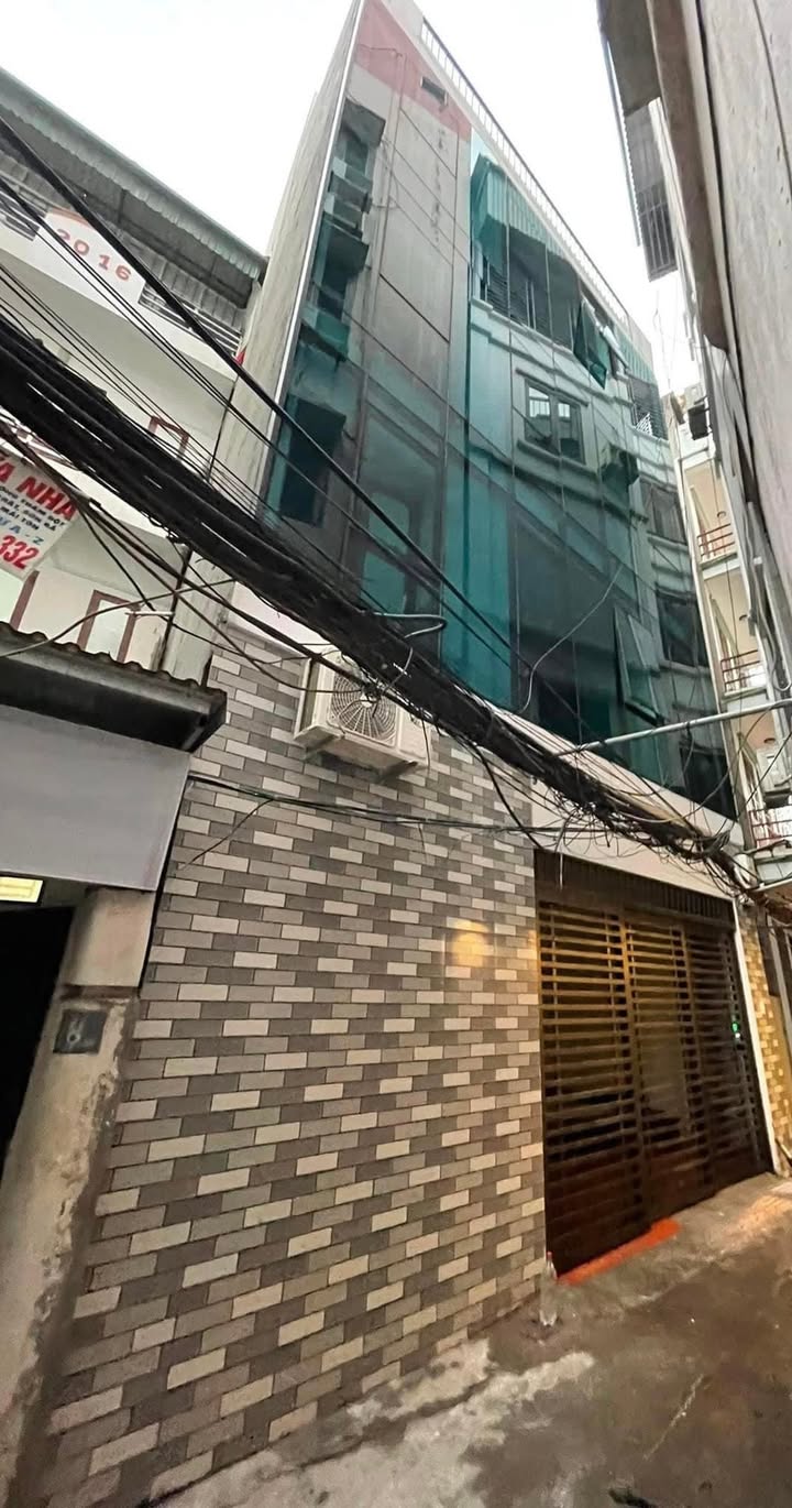 Cho thuê phòng studio ngõ 47 Văn Cao 30m² giá 5,2 triệu - Sẵn sàng vào ở ngay!