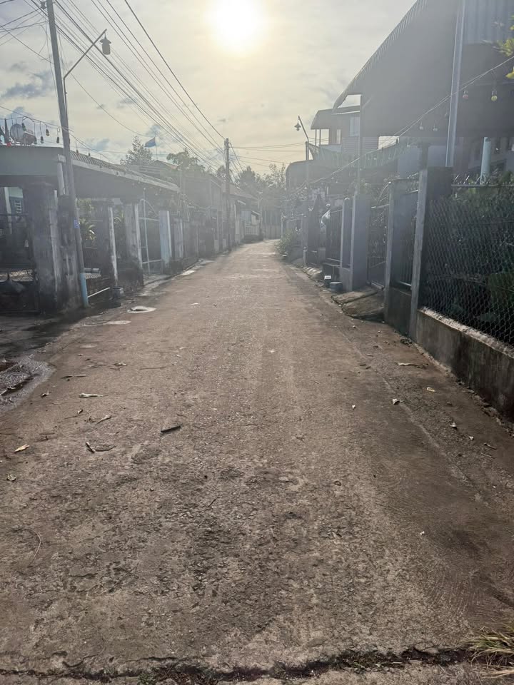 Nhà bán Thống Nhất, Đồng Nai 251.1m² giá 2.5 tỷ - Khu dân cư sầm uất, tiện kinh doanh!