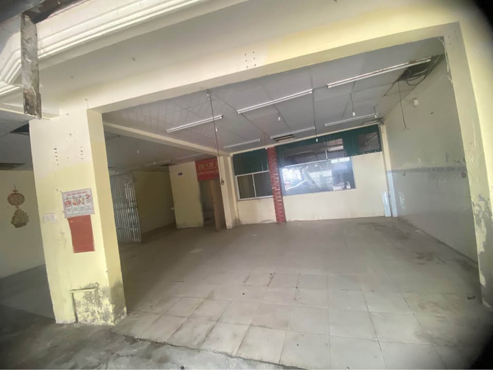 Nhà nguyên căn mặt tiền Trần Hưng Đạo, 175m² giá 30 triệu - Đầu tư sinh lời ngay!