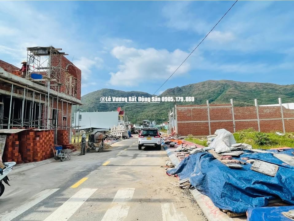 Bán lô đất Nhơn Phú, Quy Nhơn 92m² giá 2 tỷ - Đường trải nhựa rộng rãi!