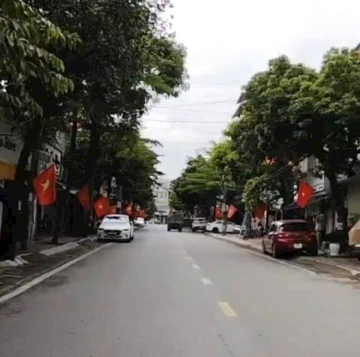 Nhà mặt phố Cầu Trì Sơn Tây 180m² cho thuê - Vị trí đẹp cho kinh doanh!