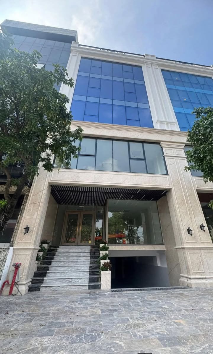 Cho thuê tòa nhà văn phòng mặt tiền Vũ Tông Phan, Thanh Xuân 220m² - Thiết kế hiện đại, vị trí đắc địa!