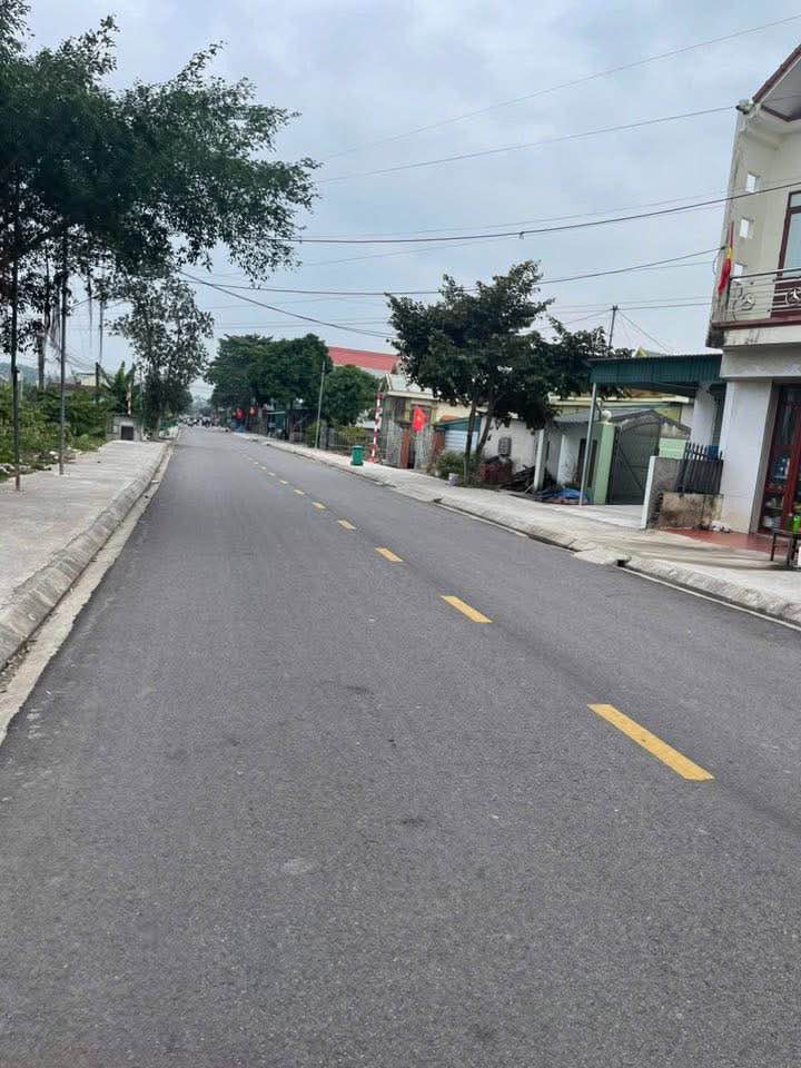 Đất nền Quảng Hà 183m² giá thỏa thuận - Vị trí đắc địa gần trường học!