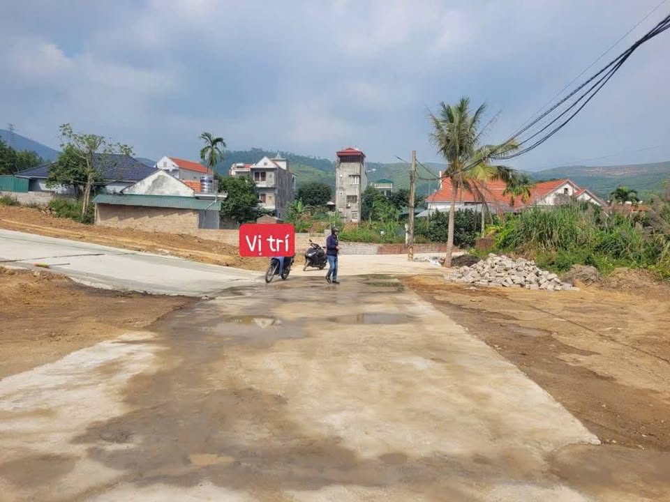 Đất nền Việt Hưng Hạ Long 60m² giá 700 triệu - Sổ đỏ chính chủ, gần đường nhựa!