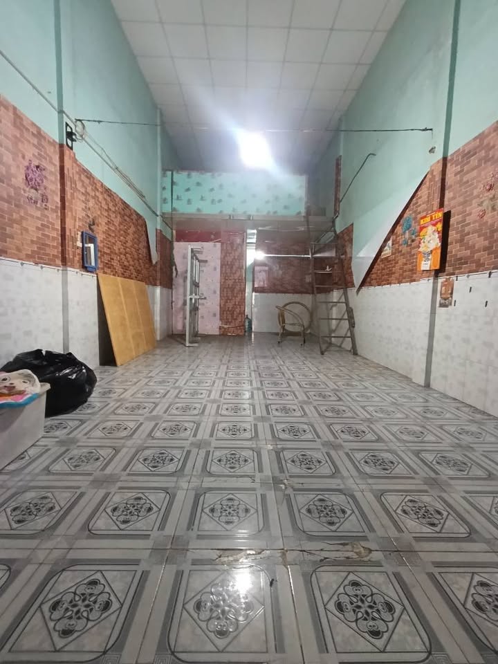 Nhà cho thuê mặt tiền Mã Lò quận Bình Tân 4x20m giá 7.5 triệu - Vị trí kinh doanh sầm uất!