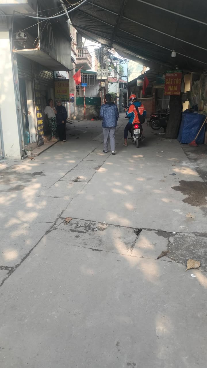 Căn hộ 2 phòng ngủ Trần Cung 55m² giá 2.35 tỷ - Ngõ ô tô, tiện ích đầy đủ!