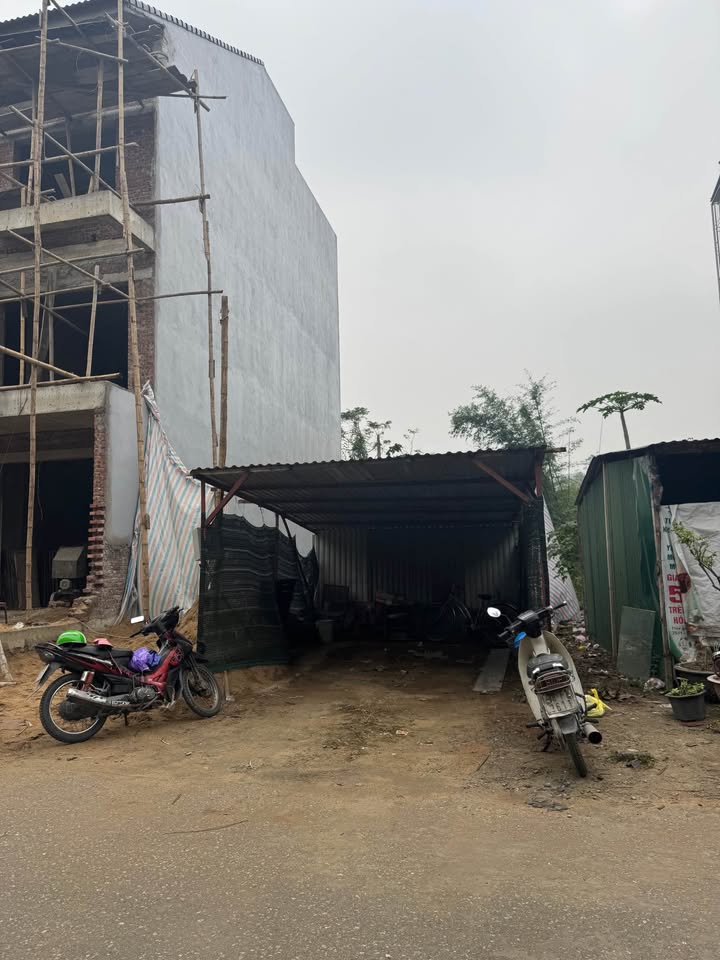 Nhà phố liên kế HANDICO Vinh Tân 140m² giá 6 tỷ - Sổ hồng chính chủ!