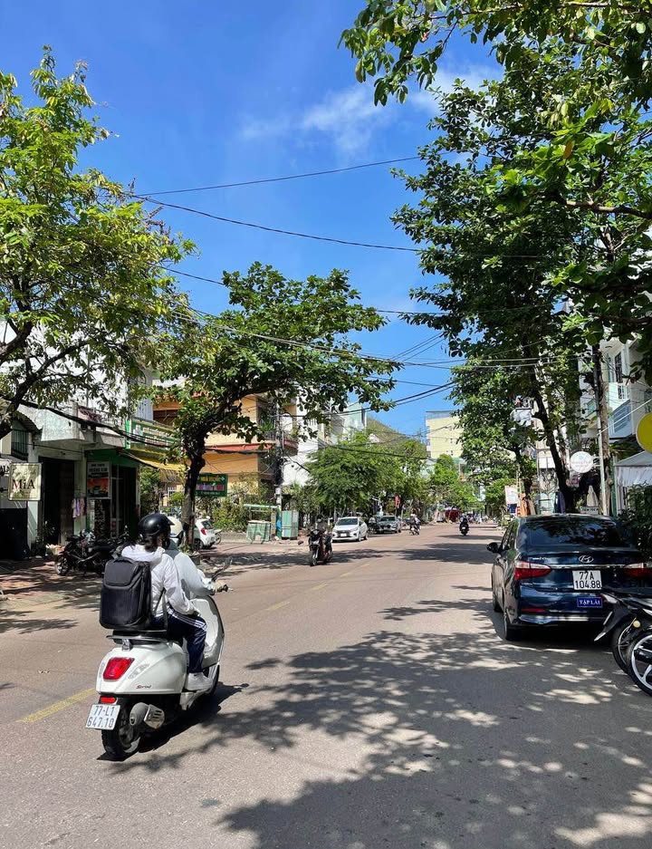 Nhà mặt tiền kinh doanh 3 tầng tại Quy Nhơn Nam 45m² giá 5.x tỷ - Cơ hội đầu tư hấp dẫn!