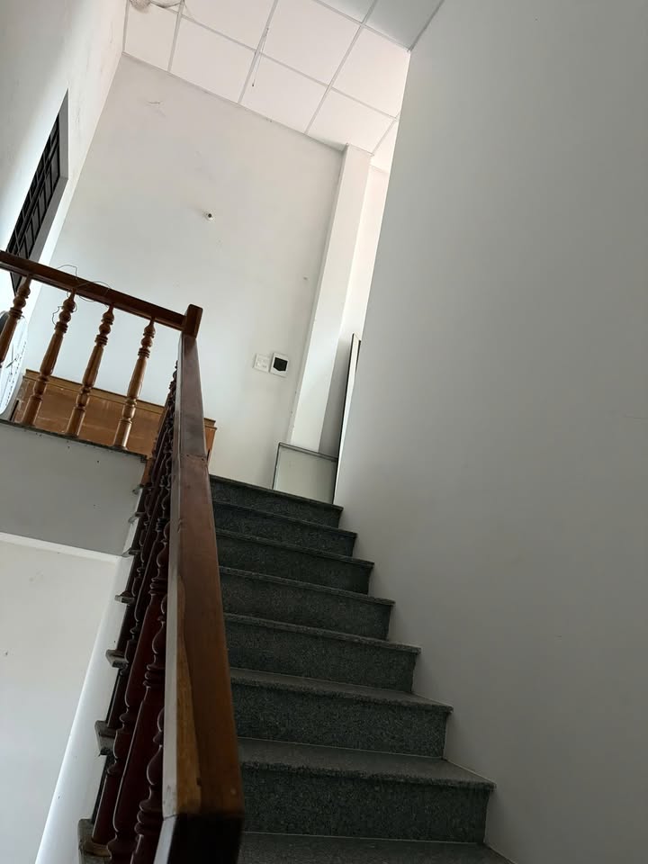 Nhà phố mặt tiền đường Chợ Tân Thuận, 90m² - Sổ hồng chính chủ, giá thỏa thuận!