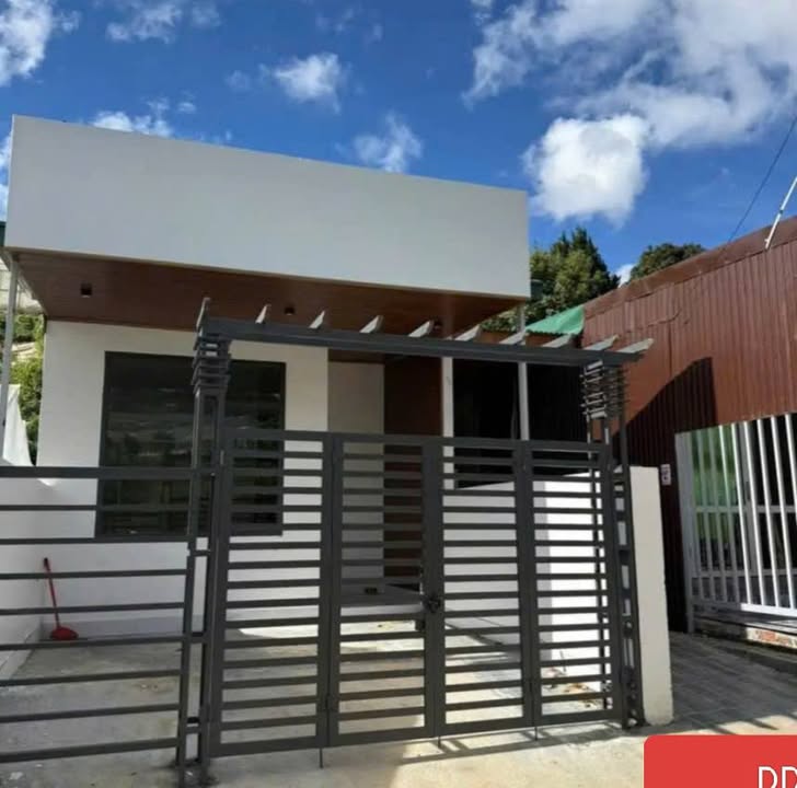 Nhà bán tại Đà Lạt, 85m² giá 1.65 tỷ - Thiết kế hiện đại, thuận tiện định cư!