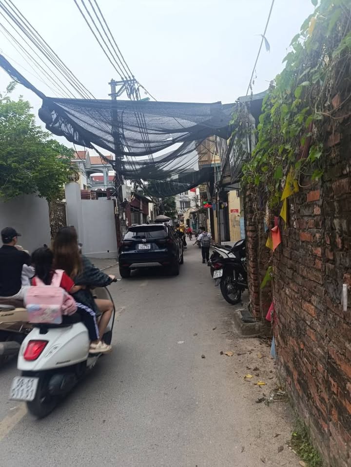 Nhà 2 tầng Tả Thanh Oai 35m² giá chỉ 1.45 tỷ - Cơ hội không thể bỏ lỡ!