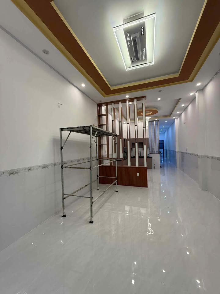 Nhà bán Phước Hưng 160m² giá 2.4 tỷ - Nhà mới xây chắc chắn, chỉ việc dọn vào!