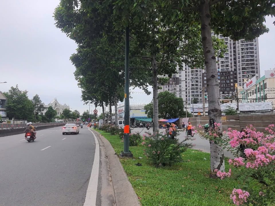 Nhà mặt tiền đường Số 4, Linh Xuân, Thủ Đức 30m² giá chỉ 4 tỷ - Cơ hội đầu tư tuyệt vời!