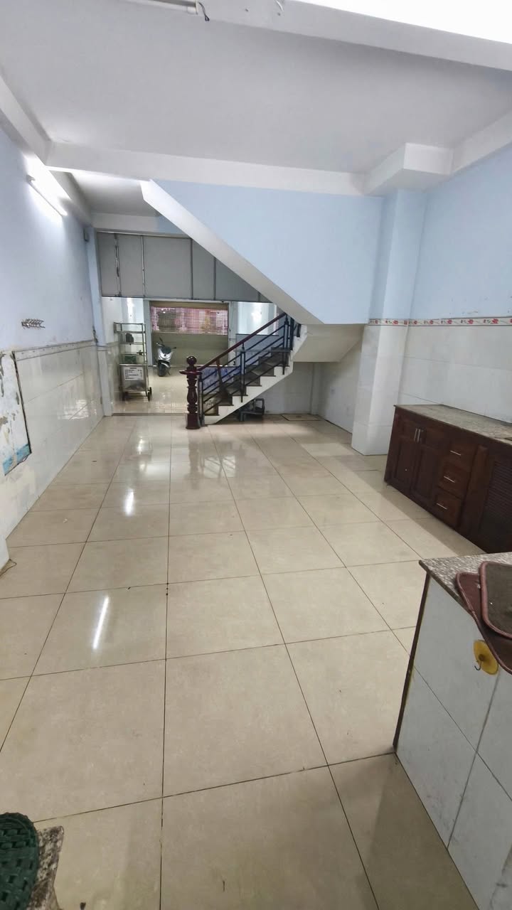 Nhà mặt tiền cho thuê tại Tân Phú 88.2m² giá 22 triệu - Mặt tiền kinh doanh sầm uất!