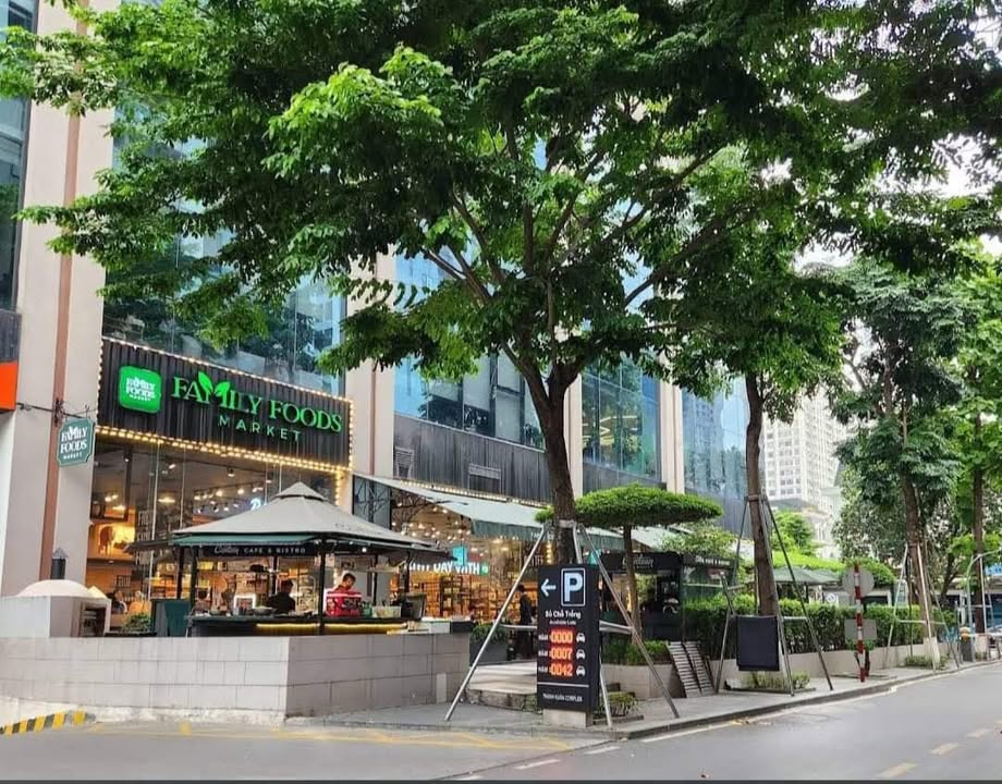 Cho thuê chân đế lô góc Hoàng Đạo Thúy 450m² - Vị trí vàng, kinh doanh đắc lợi!