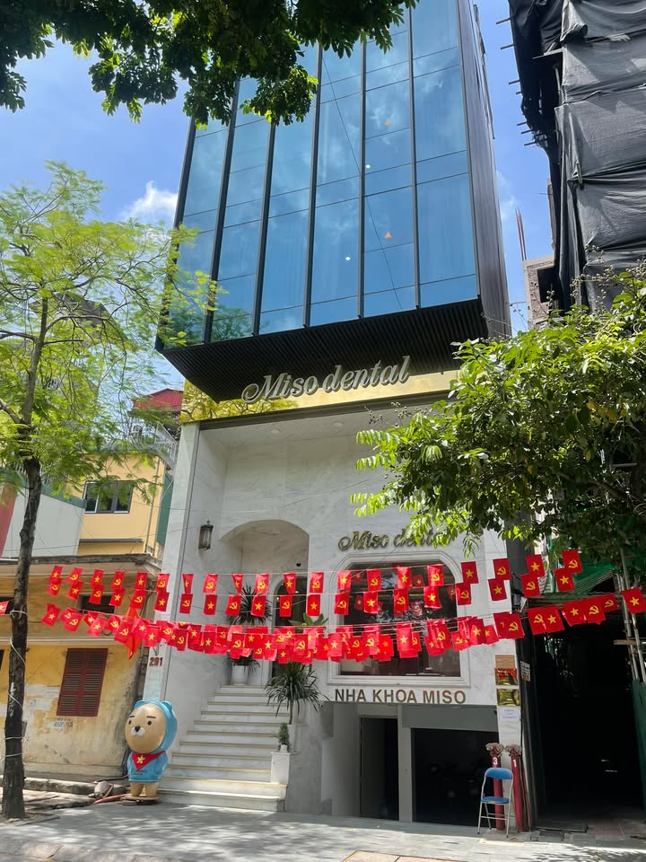 Cho thuê FrontHouse 90m² phố Tân Mai quận Hoàng Mai - Thiết kế hiện đại, giá chỉ 100 triệu/tháng!
