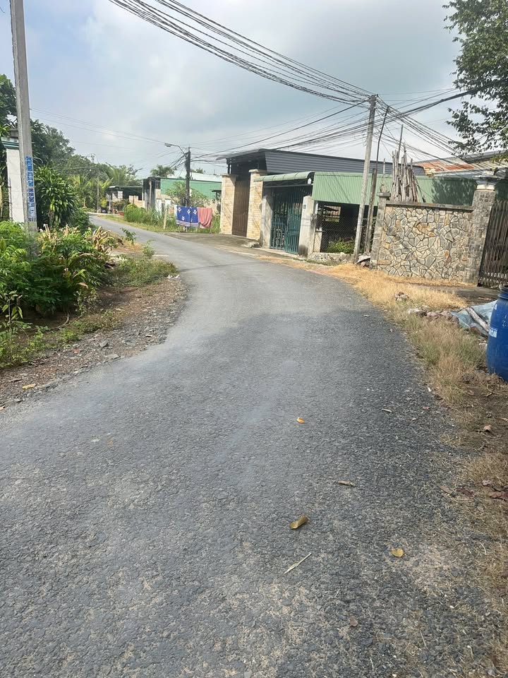 Bán đất tặng nhà tại An Tịnh, Trảng Bàng 297m² giá 1.8 tỷ - Cơ hội hiếm có!