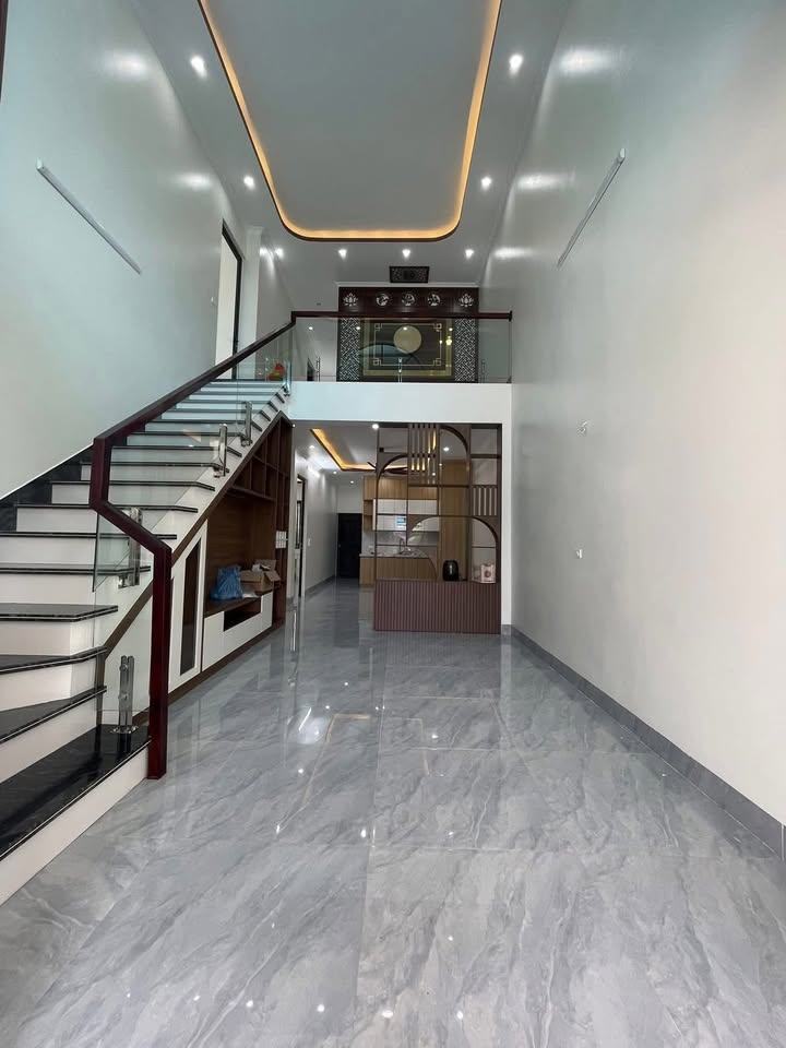 Nhà gác lửng đẹp tại đường Tôn Thất Bách, 105m² chỉ 1.7 tỷ - Vị trí đắc địa gần bến xe!