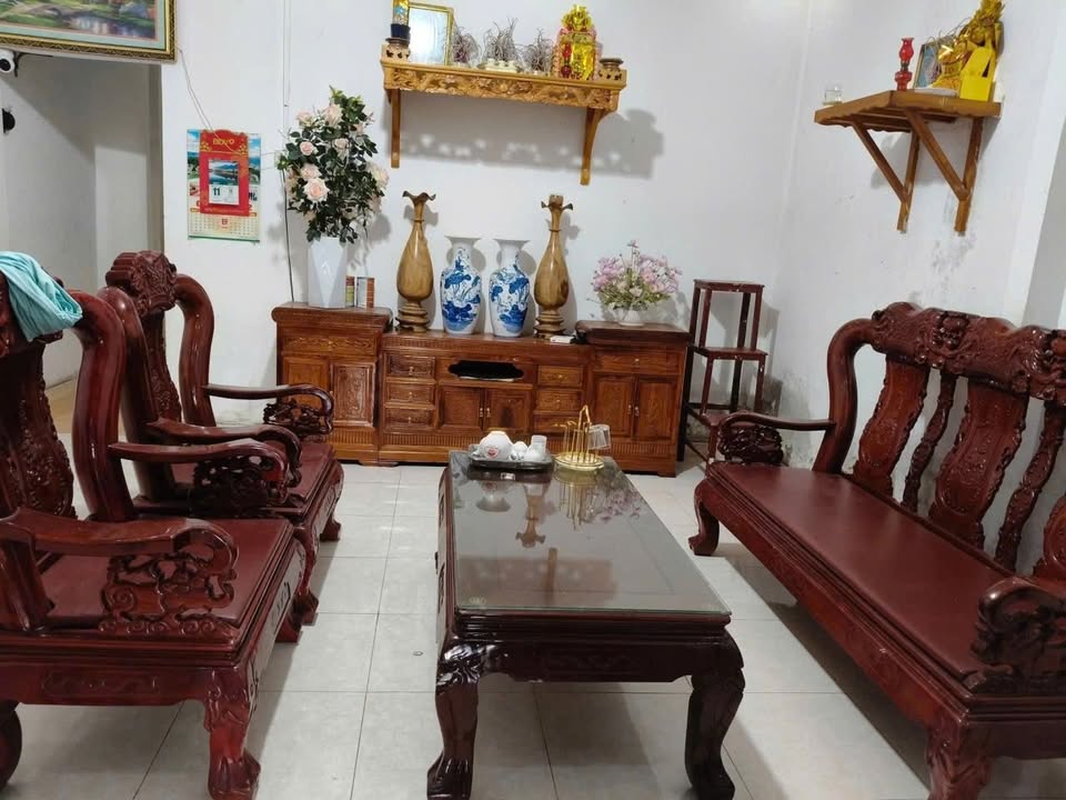 Nhà phố Đoàn Kết Lai Châu 200m² giá 700 triệu - Tặng nội thất đầy đủ!