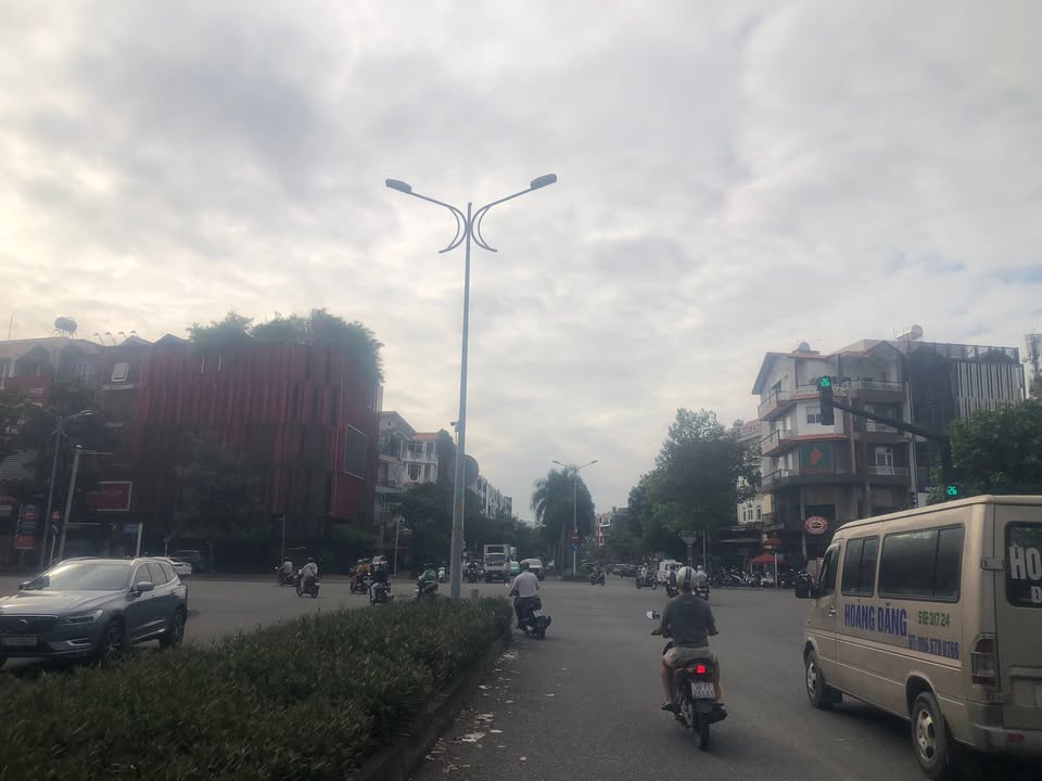 FrontHouse Nguyễn Thị Thập Quận 7 8m² giá 60 tỷ - Đầu tư sinh lợi 70 triệu/tháng!