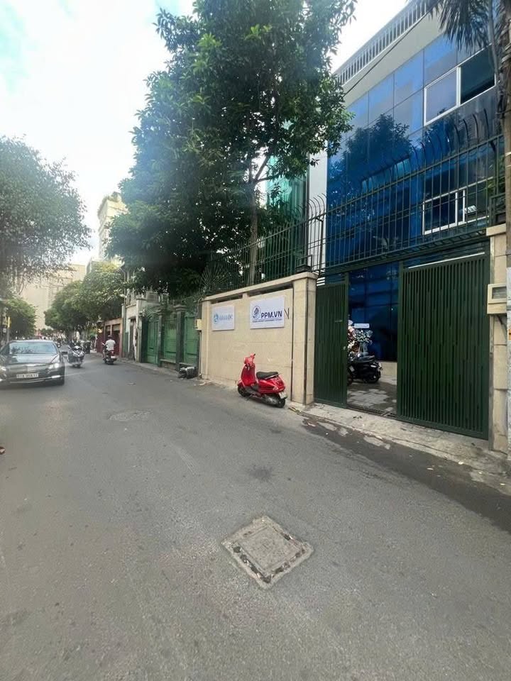 Tòa nhà FrontHouse 8 tầng mặt tiền Hoàng Diệu, Phú Nhuận 261m² giá 126 tỷ - Đầu tư sinh lời bền vững!