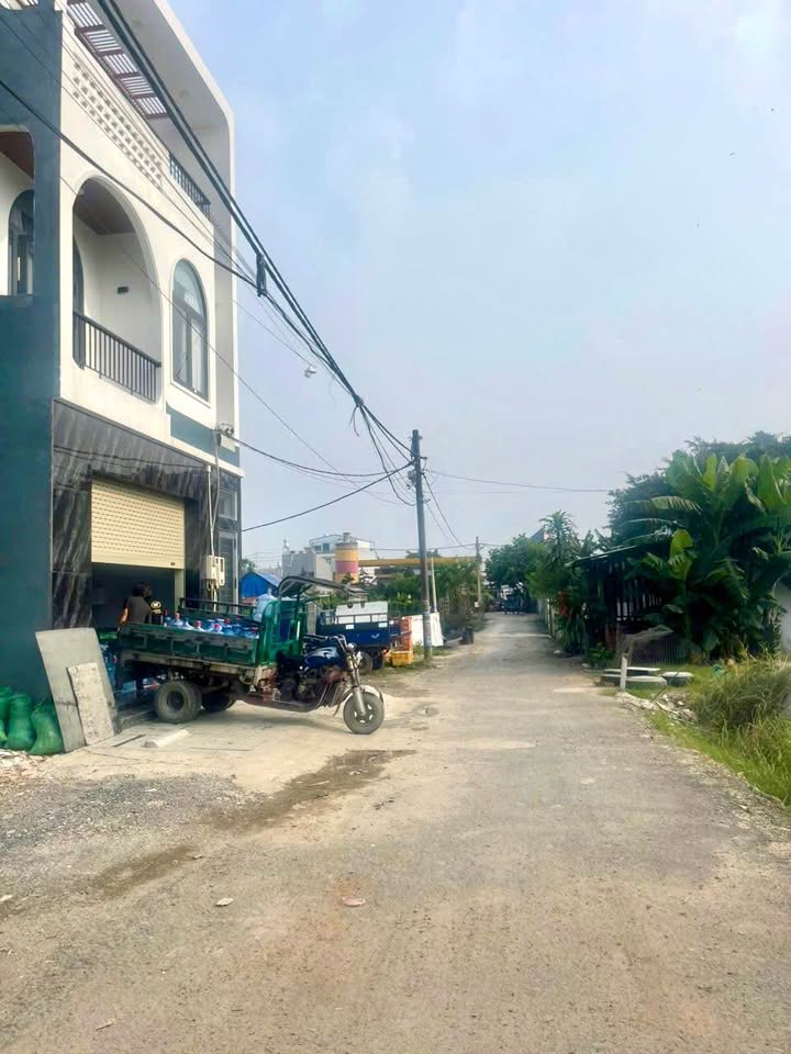 Đất nền 100m² đường Đông Thạnh 8, Hóc Môn - Sổ hồng riêng, giá chỉ 3.65 tỷ!