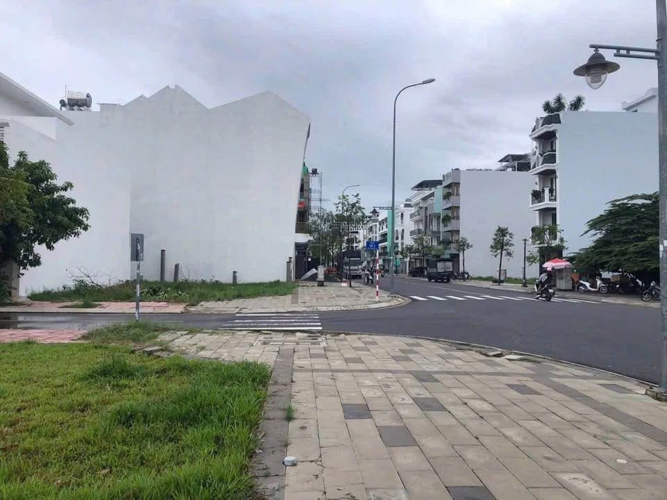 Đất nền góc vị trí kinh doanh đường Thích Quảng Đức 164m² giá 23.85 tỷ - Cơ hội đầu tư hấp dẫn!