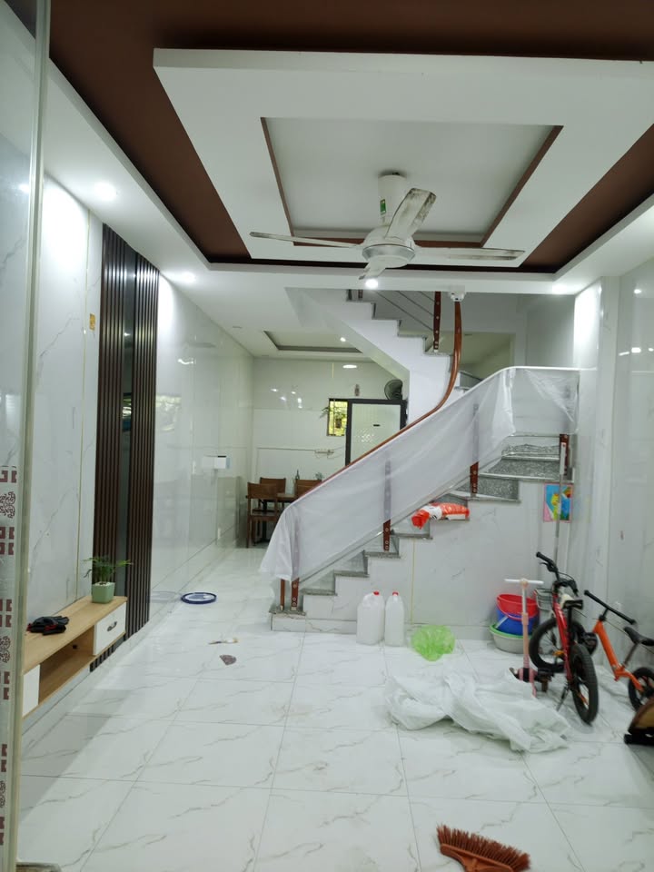 Nhà phố Đằng Hải 40m² giá 2.3 tỷ - Ô tô đỗ gần nhà!