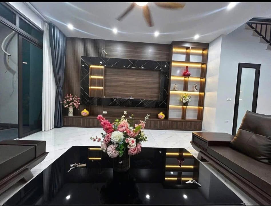Nhà 3 tầng Nông Trang, Việt Trì 57m² giá 3 tỷ - Thiết kế hiện đại, chỉ việc ở ngay!