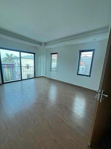 Nhà cho thuê Ngõ 199 Liên Mạc, Bắc Từ Liêm 200m² - An ninh tốt, thoáng mát!