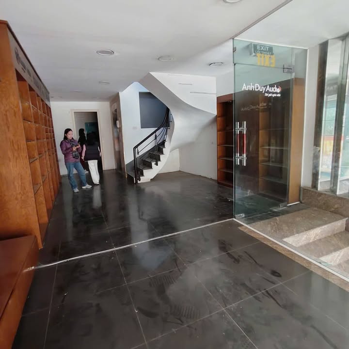 Nhà cho thuê mặt phố Trần Nhân Tông, quận Hai Bà Trưng, 75m² giá 95 triệu/tháng - Phù hợp cho spa, văn phòng!