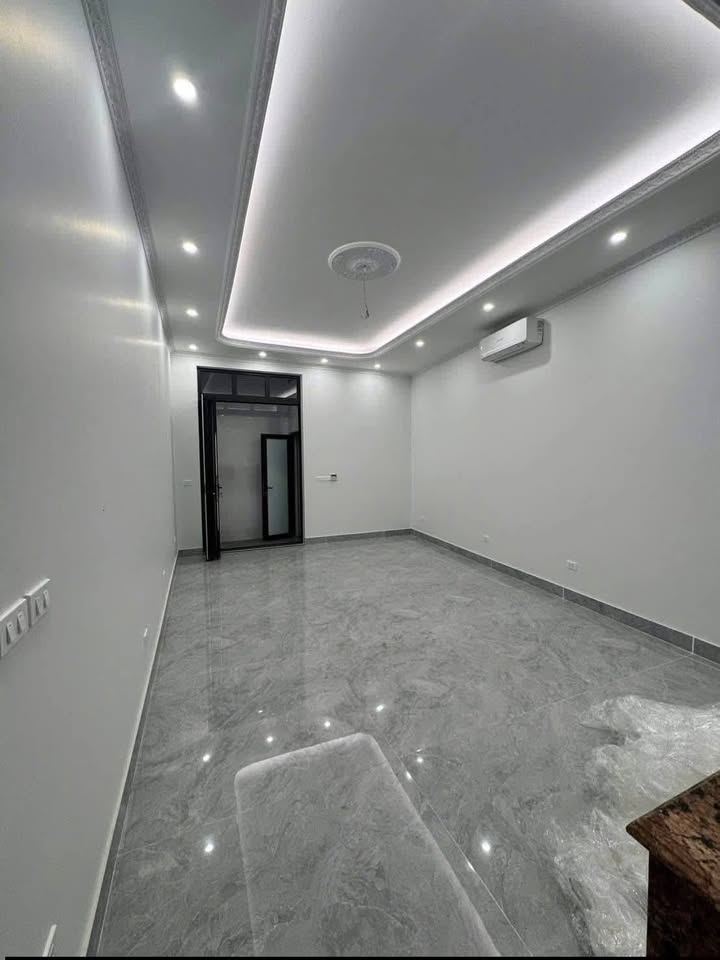 Mặt bằng kinh doanh cho thuê tại phố cổ Hàng Hòm 80m² giá 50 triệu - Vị trí đắc địa cho ngành du lịch!