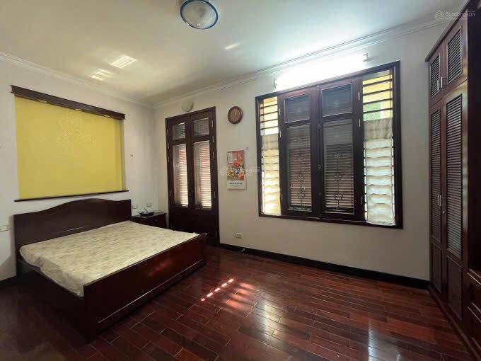 Nhà cho thuê Ngõ 2 Giảng Võ 65m² giá 35 triệu - Ô tô đỗ cửa, kinh doanh hiệu quả!