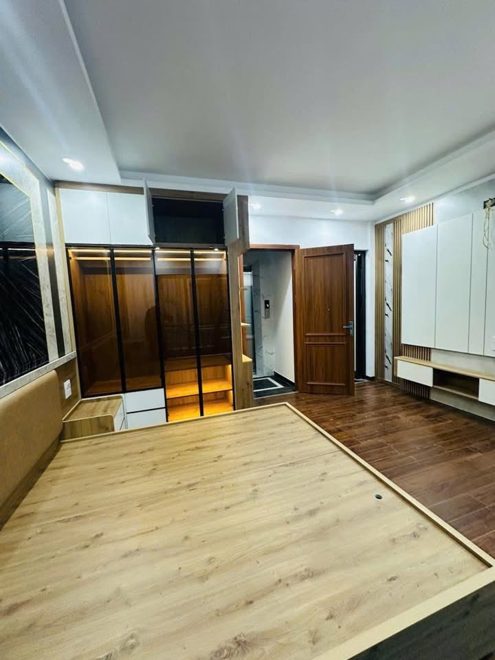 Nhà cho thuê ngõ 162 Đội Cấn, Ba Đình 40m² giá 18 triệu - Nội thất đầy đủ, vào ở ngay!