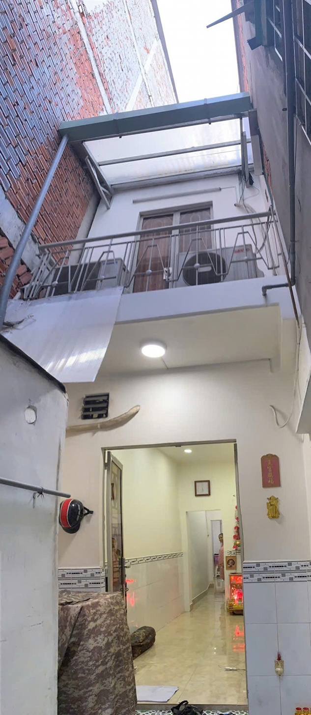 Nhà riêng Quận 4 Đoàn Văn Bơ 31m² giá 2.15 tỷ - Pháp lý rõ ràng, vào ở ngay!