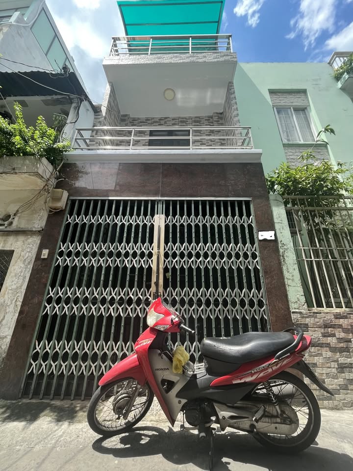 Nhà đẹp Hòa Hưng Quận 10 36m² giá 7.6 tỷ - Tiện nghi đầy đủ, vào ở ngay!