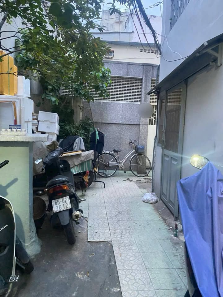 Nhà riêng hẻm 3m Điện Biên Phủ, Quận 10, 81m² giá 7.8 tỷ - Vị trí đắc địa, tiện ích đầy đủ!