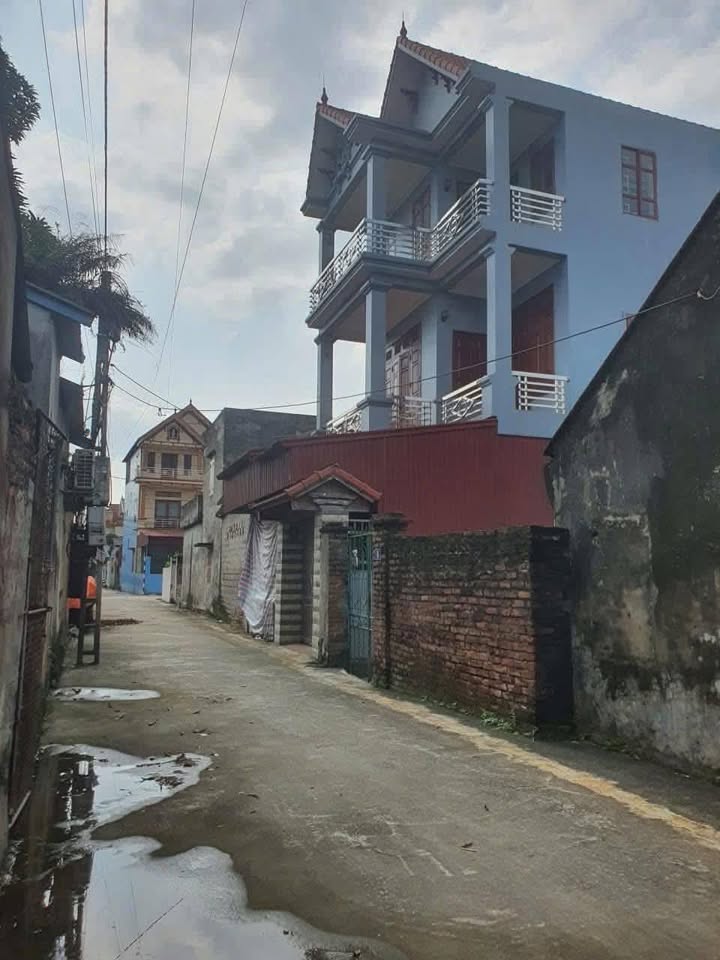 Nhà 3 tầng tại An Tiến, Mỹ Đức, Hà Nội 96m² giá 2 tỷ - Thiết kế hiện đại, tiện ích đầy đủ!