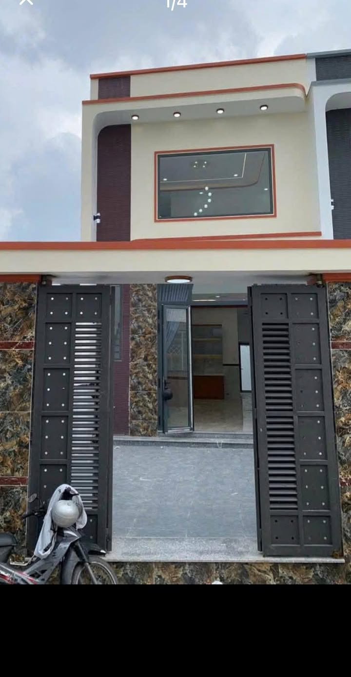 Nhà phố Ấp 4 Bà Điểm 100m² giá 4.38 tỷ - Sẵn sàng vào ở ngay!