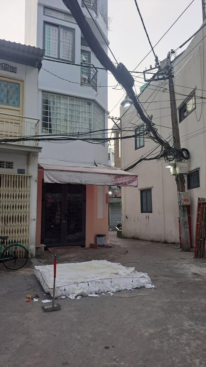 Nhà góc 3 mặt hẻm Nguyễn Duy Dương 30.2m² giá 6.2 tỷ - Đầu tư sinh lời ngay!