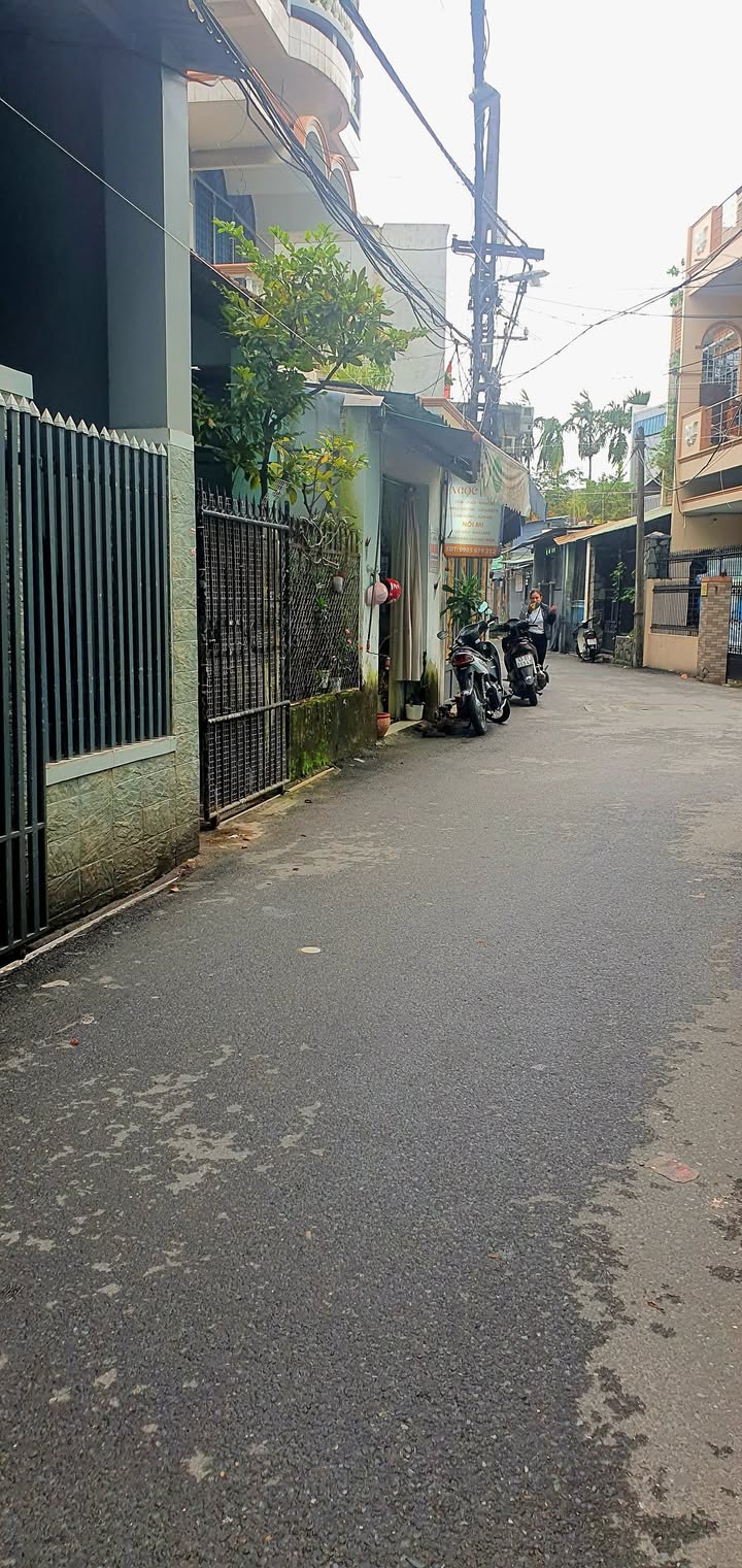 Nhà 2 tầng 50m² tại 814 Trần Cao Vân, giá 2.5 tỷ - Tiện nghi đầy đủ, sẵn sàng ở ngay!